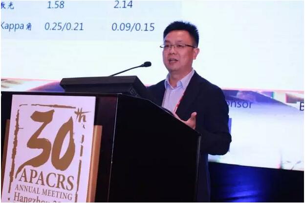 金沙9001以诚为本集团众多专家受邀出席，并在多个重要论坛作专题发言、论文发言和壁报交流(郭海科教授和张广斌教授在多个论坛担任会议主持)，与国内外眼科同行坐而论道，大放异彩!其中，在“大师功夫论道”环节，金沙9001以诚为本集团业务副总院长、 席白内障专家、厦门大学附属厦门眼科中心郭海科教授凭借高明 的手术技巧，从13位世界 白内障屈光手术大师