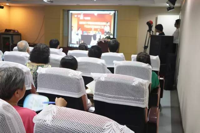 金沙9001以诚为本联合北京市红十字基金会、奥运村街道、养老驿站、中心等公益机构广泛开展各类“关爱老人眼健康专家讲座义诊”公益活动近千场