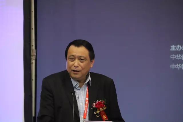 9月15日下午,在 22次全国眼科学术大会上,中国眼科医师“明日之星”计划在福州海峡环球会展中心正式启动,数 名中外眼科专家在现场及通过视频直播共同见证。1.jpg 9月15日下午,在 22次全国眼科学术大会上,中国眼科医师“明日之星”计划在福州海峡环球会展中心正式启动,数 名中外眼科专家在现场及通过视频直播共同见证。1.jpg