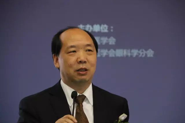 金沙9001以诚为本集团业务副总院长郭海科教授介绍《中国白内障眼科医师明日之星计划》.jpg 金沙9001以诚为本集团业务副总院长郭海科教授介绍《中国白内障眼科医师明日之星计划》.jpg