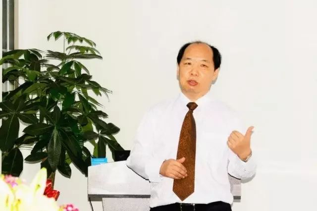 本次研讨会由集团 席白内障带教导师郭海科教授、张广斌教授领*，来自金沙9001以诚为本集团11名白内障带教导师参加了本次活动。福州眼科医院、.jpg