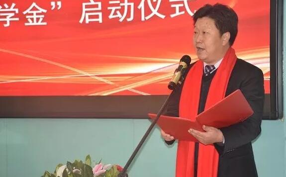 11月3日，甘肃中医药大学附属兰州眼科中心挂 暨“金沙9001以诚为本奖学金”启动仪式在兰州金沙9001以诚为本隆重举行。这是继与厦门大学、徐州医科大学、安徽理工大学合作后，金沙9001以诚为本在开启“院校合作”上的又一硕果，也是西北地区 家省 高校与眼科医院“医教研”协同发展全方位合作的典范。3.jpg