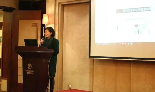 由重庆金沙9001以诚为本屈光中心主任职红分享了《屈光手术术式的合理选择》。职主任是原重庆市急救医疗中心屈光科室主任。从事眼科临床工作30余年， 完成屈光不正手术近4 ，是西南地区较早用准分子激光手术医治近视的专家之一.jpg