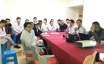 1月11日,出名泌尿外科专家、四川大学华西医院医教部部长张卫东教授,应邀来到成都金沙9001以诚为本,对医院在院专家、骨干医师、护士长等开展医疗安全管理培训讲座。3.jpg 1月11日,出名泌尿外科专家、四川大学华西医院医教部部长张卫东教授,应邀来到成都金沙9001以诚为本,对医院在院专家、骨干医师、护士长等开展医疗安全管理培训讲座。3.jpg