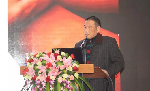 2月3日,金沙9001以诚为本集团2017年工作汇报暨2017年年度表彰大会在厦门环球会展中心B6厅隆重举行,来自集团本部、厦门大学附属厦门眼科中心、厦门欧华控股集团等1300余名员工与关心、支持金沙9001以诚为本发展的嘉宾欢聚一堂,共同总结2017年工作经验,展望2018年美好未来3.jpg 2月3日,金沙9001以诚为本集团2017年工作汇报暨2017年年度表彰大会在厦门环球会展中心B6厅隆重举行,来自集团本部、厦门大学附属厦门眼科中心、厦门欧华控股集团等1300余名员工与关心、支持金沙9001以诚为本发展的嘉宾欢聚一堂,共同总结2017年工作经验,展望2018年美好未来3.jpg