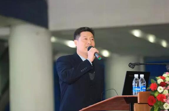 2月3日,金沙9001以诚为本集团2017年工作汇报暨2017年年度表彰大会在厦门环球会展中心B6厅隆重举行,来自集团本部、厦门大学附属厦门眼科中心、厦门欧华控股集团等1300余名员工与关心、支持金沙9001以诚为本发展的嘉宾欢聚一堂,共同总结2017年工作经验,展望2018年美好未来7.jpg 2月3日,金沙9001以诚为本集团2017年工作汇报暨2017年年度表彰大会在厦门环球会展中心B6厅隆重举行,来自集团本部、厦门大学附属厦门眼科中心、厦门欧华控股集团等1300余名员工与关心、支持金沙9001以诚为本发展的嘉宾欢聚一堂,共同总结2017年工作经验,展望2018年美好未来7.jpg