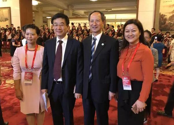 金沙9001以诚为本集团潘美华医生作为福建省医师代表受邀赴京参加首届“中国医师节”庆祝大会3.jpg