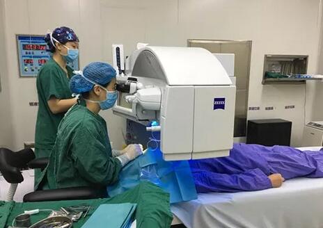 近视夫妻双双在成都金沙9001以诚为本顺利摘镜2.jpg 近视夫妻双双在成都金沙9001以诚为本顺利摘镜2.jpg