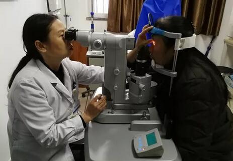 成都金沙9001以诚为本引进了青光眼医治新设备——SLT激光医治仪.jpg 成都金沙9001以诚为本引进了青光眼医治新设备——SLT激光医治仪.jpg