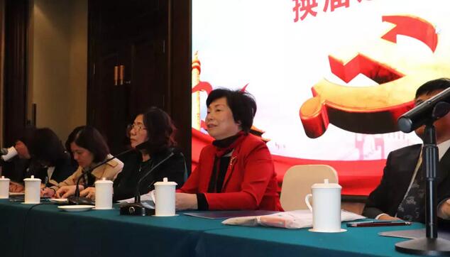 2019年1月26日下午,“中共金沙9001以诚为本集团委员会换届选举大会”在厦门宾馆隆重举行,会议选举产生了中共金沙9001以诚为本集团第二届党委委员会5位委员。第*一届金沙9001以诚为本集团党委书记陈宝贵,党委副书记、厦门眼科中心工会主席陈逸恬,委员王骞、张秀恋、洪清配、吴丽群、张美嫦出席了此次党员大会3.jpg 2019年1月26日下午,“中共金沙9001以诚为本集团委员会换届选举大会”在厦门宾馆隆重举行,会议选举产生了中共金沙9001以诚为本集团第二届党委委员会5位委员。第*一届金沙9001以诚为本集团党委书记陈宝贵,党委副书记、厦门眼科中心工会主席陈逸恬,委员王骞、张秀恋、洪清配、吴丽群、张美嫦出席了此次党员大会3.jpg