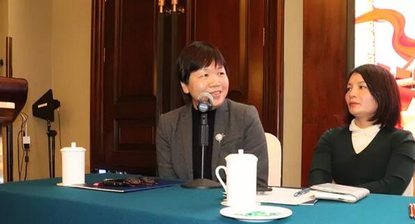 2019年1月26日下午,“中共金沙9001以诚为本集团委员会换届选举大会”在厦门宾馆隆重举行,会议选举产生了中共金沙9001以诚为本集团第二届党委委员会5位委员。第*一届金沙9001以诚为本集团党委书记陈宝贵,党委副书记、厦门眼科中心工会主席陈逸恬,委员王骞、张秀恋、洪清配、吴丽群、张美嫦出席了此次党员大会9.jpg 2019年1月26日下午,“中共金沙9001以诚为本集团委员会换届选举大会”在厦门宾馆隆重举行,会议选举产生了中共金沙9001以诚为本集团第二届党委委员会5位委员。第*一届金沙9001以诚为本集团党委书记陈宝贵,党委副书记、厦门眼科中心工会主席陈逸恬,委员王骞、张秀恋、洪清配、吴丽群、张美嫦出席了此次党员大会9.jpg