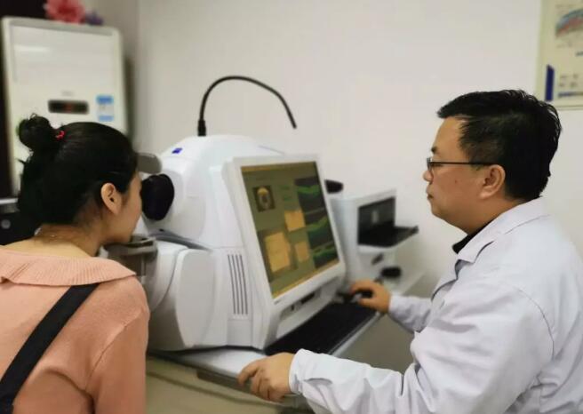 青岛金沙9001以诚为本引进蔡司广角血管OCT AngioPlex,造福黄斑变性、糖网病等眼底病患者1.jpg 青岛金沙9001以诚为本引进蔡司广角血管OCT AngioPlex,造福黄斑变性、糖网病等眼底病患者1.jpg