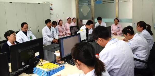 甘肃中医药大学附属兰州眼科中心(兰州金沙9001以诚为本)为慕名从内蒙专程赶来的王女士进行眼肿瘤手术2.jpg 甘肃中医药大学附属兰州眼科中心(兰州金沙9001以诚为本)为慕名从内蒙专程赶来的王女士进行眼肿瘤手术2.jpg