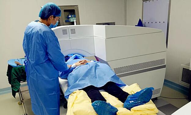 学生“组团”来找他做近视手术,警察学院流传着“做近视手术找旭哥”——杭州金沙9001以诚为本黄旭院长2.jpg 学生“组团”来找他做近视手术,警察学院流传着“做近视手术找旭哥”——杭州金沙9001以诚为本黄旭院长2.jpg