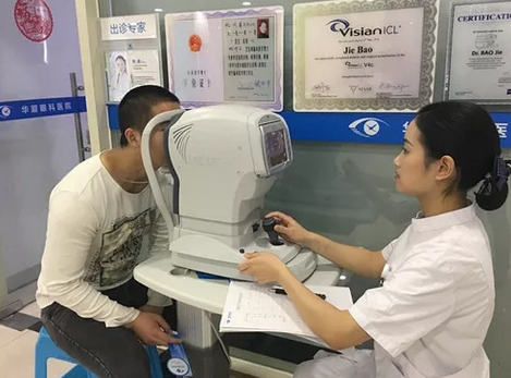 大学生连续两次无法通过征兵视力体检 这次来成都金沙9001以诚为本摘镜再圆梦1.png