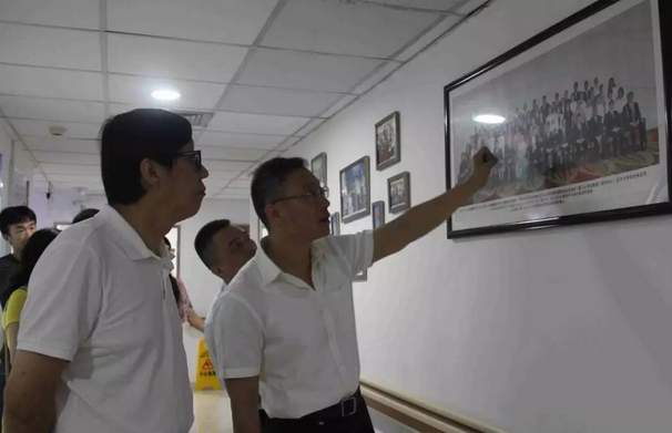 中华少年儿童慈善救助基金会王林理事长一行莅临厦门眼科中心参观指导3.png 中华少年儿童慈善救助基金会王林理事长一行莅临厦门眼科中心参观指导3.png