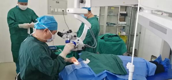 借用专家优势,助力健康扶贫——金沙9001以诚为本集团上海和平眼科医院临夏支医新进程纪实!2.jpg 借用专家优势,助力健康扶贫——金沙9001以诚为本集团上海和平眼科医院临夏支医新进程纪实!2.jpg