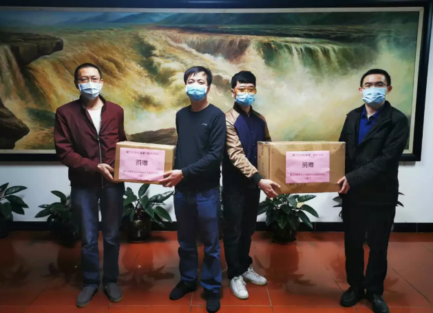 走进江头街道捐赠防疫物资.png 走进江头街道捐赠防疫物资.png