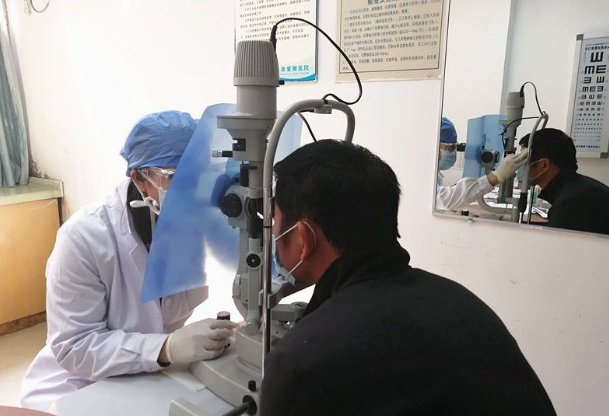 金沙9001以诚为本按下复工“快进键”,旗下医院有序接诊,金沙9001以诚为本集团各医院有序复诊的消息接踵而来……厦门眼科中心,环球眼科科学院院士黎晓新教授、赵堪兴教授等各类专家号均可预约;龙岩金沙9001以诚为本,一个下午,为6名患者除“障”送光明;青岛金沙9001以诚为本,复诊以来已开展各类手术45台;菏泽金沙9001以诚为本,复诊以来已开展屈光手术60余台,白内障、青光眼、眼底、眼表等手术20余台……4.png 金沙9001以诚为本按下复工“快进键”,旗下医院有序接诊,金沙9001以诚为本集团各医院有序复诊的消息接踵而来……厦门眼科中心,环球眼科科学院院士黎晓新教授、赵堪兴教授等各类专家号均可预约;龙岩金沙9001以诚为本,一个下午,为6名患者除“障”送光明;青岛金沙9001以诚为本,复诊以来已开展各类手术45台;菏泽金沙9001以诚为本,复诊以来已开展屈光手术60余台,白内障、青光眼、眼底、眼表等手术20余台……4.png