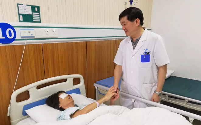 被白内障和高度近视夺走的视界在东莞金沙9001以诚为本复明1.png 被白内障和高度近视夺走的视界在东莞金沙9001以诚为本复明1.png