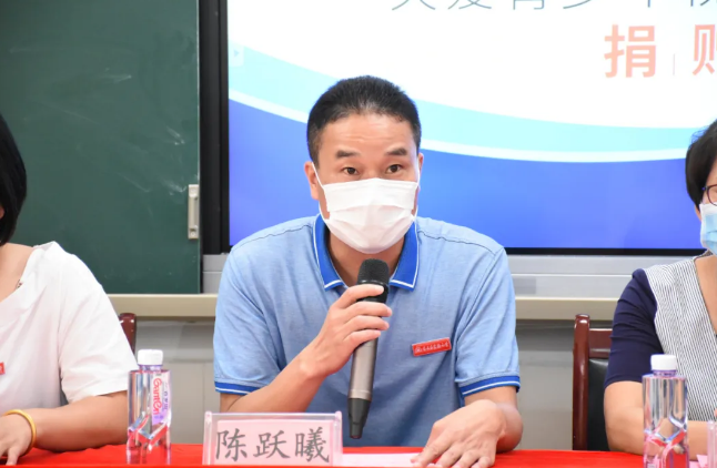 厦门眼科中心漳州眼科医院为龙文两所学校赠送价值40200元爱心眼镜2.png 厦门眼科中心漳州眼科医院为龙文两所学校赠送价值40200元爱心眼镜2.png