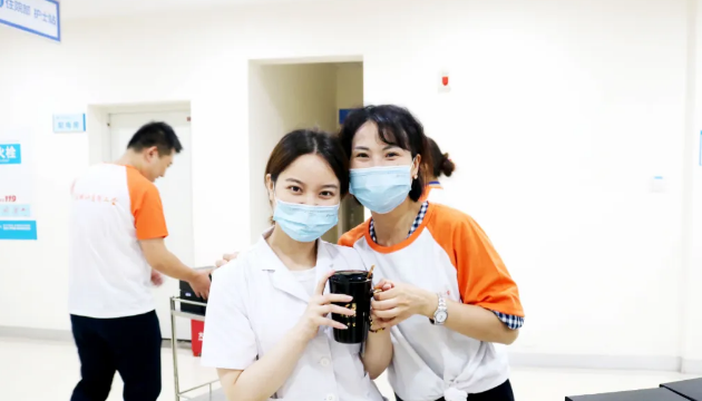 公益助力高考 爱心情暖金沙9001以诚为本 ——重庆金沙9001以诚为本工会助力高考暨关爱员工活动进行中3.png 公益助力高考 爱心情暖金沙9001以诚为本 ——重庆金沙9001以诚为本工会助力高考暨关爱员工活动进行中3.png