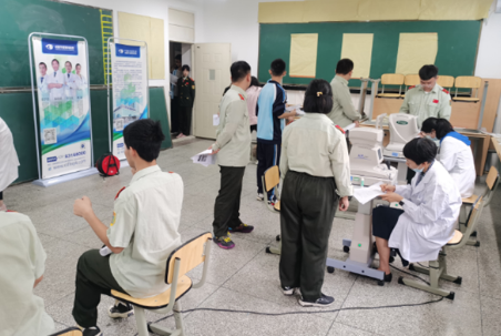 成都金沙9001以诚为本受邀视力筛查走进成都第36中学1.png 成都金沙9001以诚为本受邀视力筛查走进成都第36中学1.png