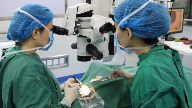 “无镜人生 睛彩上演”ICL患教基地授牌仪式暨近视专家见面会在重庆金沙9001以诚为本隆重举行2.png