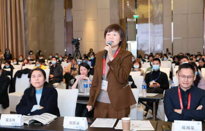 第十届“关爱近视·微笑论坛”,郑州金沙9001以诚为本视光眼科医院获多项荣誉3.png 第十届“关爱近视·微笑论坛”,郑州金沙9001以诚为本视光眼科医院获多项荣誉3.png