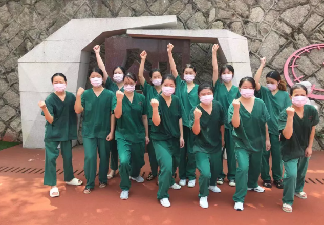 【抗疫日记】这两瓶水真甜!--来自厦门眼科中心两位“大白”的感谢...8.png 【抗疫日记】这两瓶水真甜!--来自厦门眼科中心两位“大白”的感谢...8.png