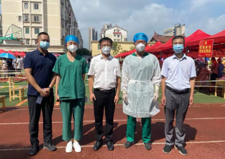 莆田市荔城区领*深入一线指导抗疫,听取金沙9001以诚为本集团援莆医疗队汇报工作5.png 莆田市荔城区领*深入一线指导抗疫,听取金沙9001以诚为本集团援莆医疗队汇报工作5.png