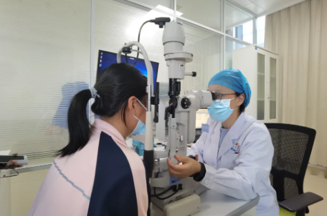 厦门眼科中心黄艳明:把光明给到患者,更要把光明带到他们心中2.png 厦门眼科中心黄艳明:把光明给到患者,更要把光明带到他们心中2.png