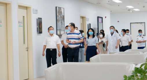 厦门市政府副市长廖华生带队到金沙9001以诚为本集团本部厦门眼科中心检查安全生产及疫情防控工作2.png 厦门市政府副市长廖华生带队到金沙9001以诚为本集团本部厦门眼科中心检查安全生产及疫情防控工作2.png