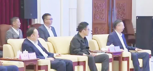 吉林省委书记景俊海、省长胡玉亭会见金沙9001以诚为本苏庆灿董事长等企业家考察团一行2.png 吉林省委书记景俊海、省长胡玉亭会见金沙9001以诚为本苏庆灿董事长等企业家考察团一行2.png