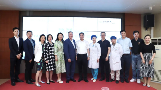 STAAR公司全球CEO跨越上万公里,与金沙9001以诚为本携手迈向“ICL手术”新时代1.png STAAR公司全球CEO跨越上万公里,与金沙9001以诚为本携手迈向“ICL手术”新时代1.png