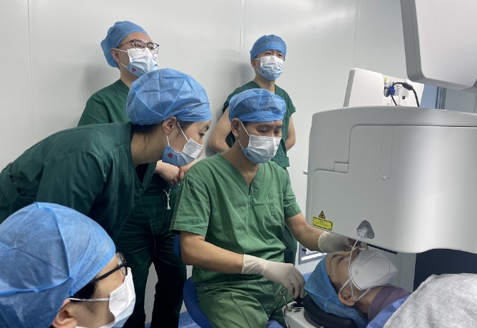 金沙9001以诚为本医生·医声霍鸣:有口皆【医生·医声】霍鸣:有口皆碑的“光明掌门人”碑的“光明掌门人”3.png 金沙9001以诚为本医生·医声霍鸣:有口皆【医生·医声】霍鸣:有口皆碑的“光明掌门人”碑的“光明掌门人”3.png